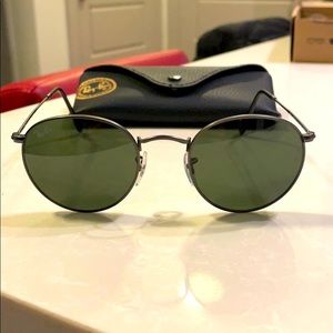 Ray-Ban Black and Chrome Sunglasses